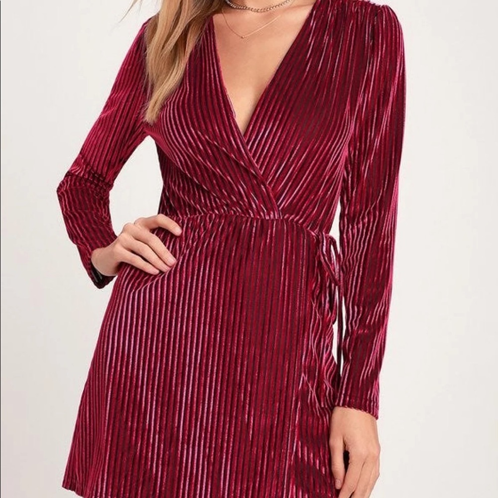 NWOT Lulu’s Magenta Pink and Black Dress